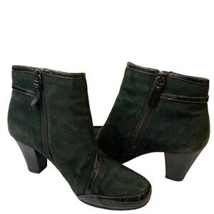 Clark Suede Dark Green women's ankle boot heal size 8 round toe